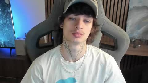 oliverrgroove online show from April 25, 10:18 am