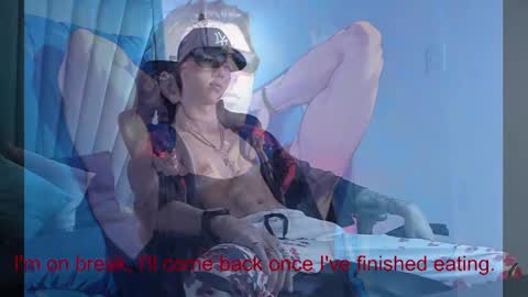 oliverthompson_01 online show from December 3, 8:49 am