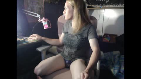 StonerBratOlivia online show from March 29, 3:06 am