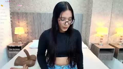 Snapshot of olivia_carballo chatting on August 4, 7:38 pm Olivia online show from August 4, 7:38 pm