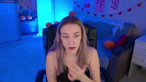 olivia_daze online show from November 4, 7:24 pm