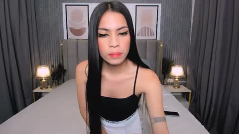 Snapshot of olivia_hotcummer chatting on July 7, 7:23 am olivia_hotcummer online show from July 7, 7:23 am