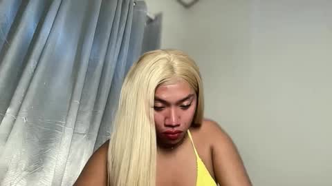 Snapshot of olivia_johnson69x chatting on February 11, 2:02 pm OLIVIA online show from February 11, 2:02 pm