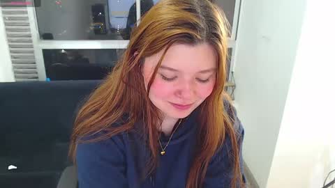 olivia_martine online show from December 4, 5:16 am