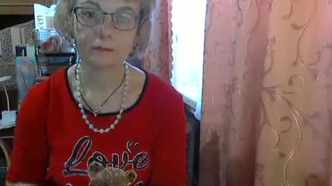 Olivia Mia online show from March 14, 7:25 am