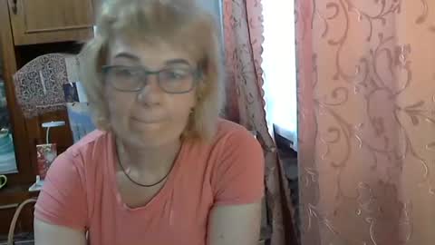 Olivia Mia online show from June 7, 6:06 am
