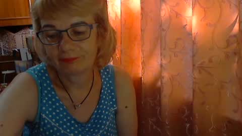 Olivia Mia online show from June 21, 3:25 pm