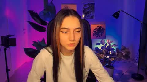 olivia_norton_ online show from September 18, 9:33 am