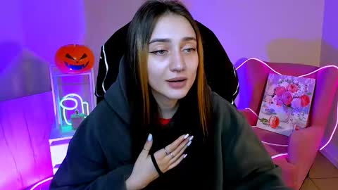 olivia_norton_ online show from October 24, 1:29 pm