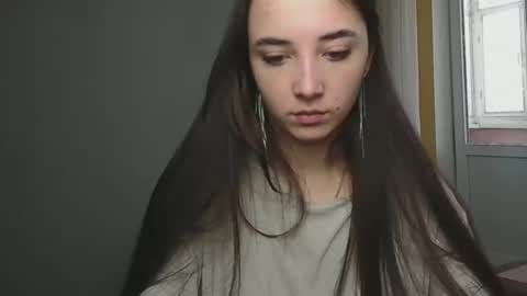 Snapshot of olivia_oliv chatting on December 13, 9:46 am Olivia online show from December 13, 9:46 am