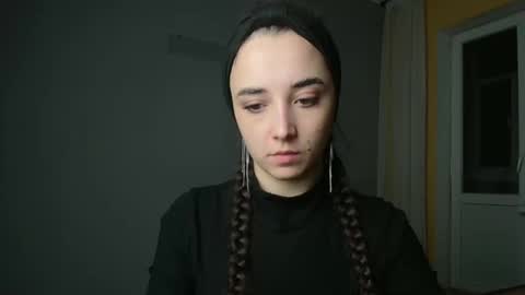 Snapshot of olivia_oliv chatting on January 8, 8:29 pm Olivia online show from January 8, 8:29 pm