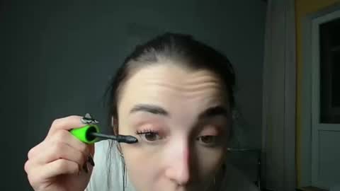 Snapshot of olivia_oliv chatting on January 27, 5:04 pm Olivia online show from January 27, 5:04 pm