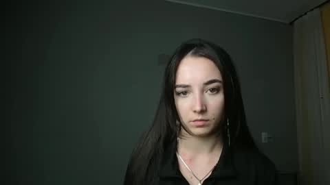 Snapshot of olivia_oliv chatting on February 24, 7:52 pm Olivia online show from February 24, 7:52 pm