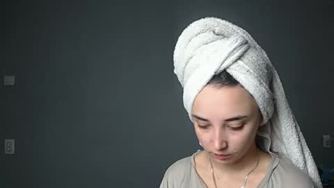 Snapshot of olivia_oliv chatting on October 10, 9:41 am Olivia online show from October 10, 9:41 am