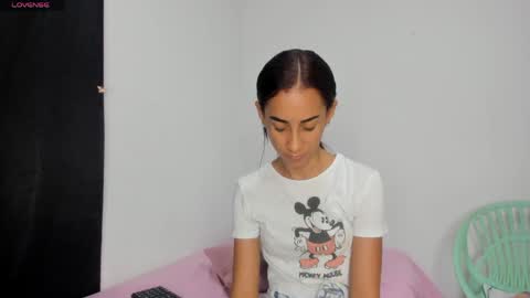 Snapshot of olivia_stevens_ chatting on April 26, 8:39 pm Olivia online show from April 26, 8:39 pm