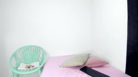 Snapshot of olivia_stevens_ chatting on May 9, 8:36 pm Olivia online show from May 9, 8:36 pm