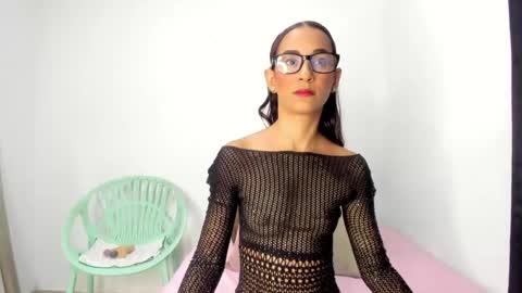 Snapshot of olivia_stevens_ chatting on May 17, 8:16 pm Olivia online show from May 17, 8:16 pm