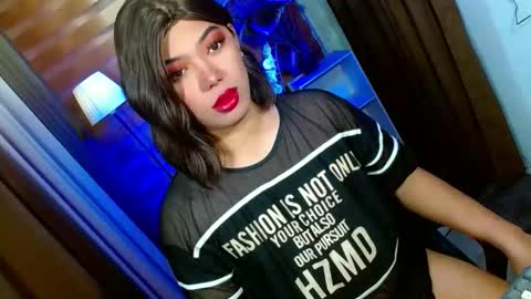 Miss OLIVIA online show from February 25, 9:30 am