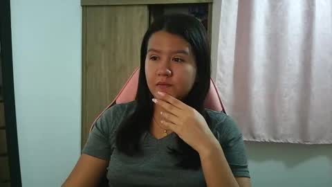 Olivia online show from March 3, 12:00 pm