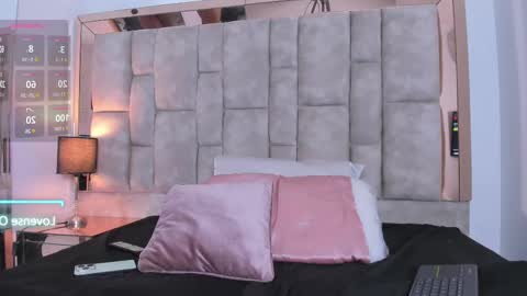 Olivia Evangelista online show from February 23, 3:13 am