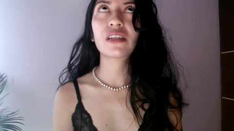 Snapshot of oliviaaa__ chatting on May 27, 4:04 pm oliviaaa__ online show from May 27, 4:04 pm
