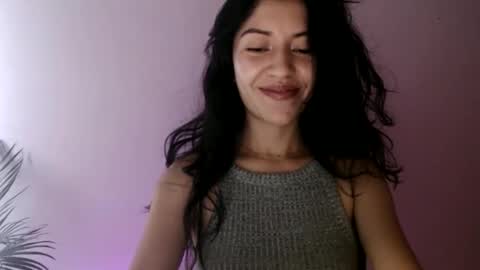 Snapshot of oliviaaa__ chatting on May 28, 4:37 pm oliviaaa__ online show from May 28, 4:37 pm