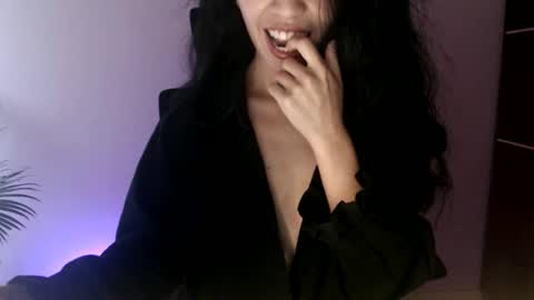 Snapshot of oliviaaa__ chatting on June 4, 4:24 pm oliviaaa__ online show from June 4, 4:24 pm