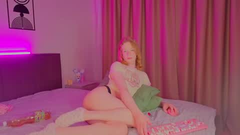 Snapshot of oliviaapink chatting on June 14, 10:01 pm oliviaapink online show from June 14, 10:01 pm