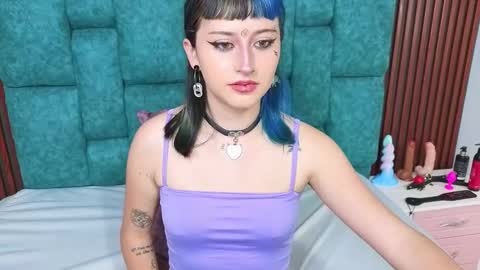 Snapshot of oliviabonnie chatting on March 1, 6:54 pm oliviabonnie online show from March 1, 6:54 pm