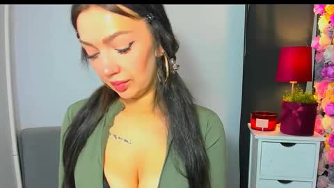 Snapshot of oliviadirty chatting on April 28, 6:51 am OliviaDirty online show from April 28, 6:51 am