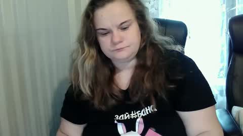 OliviaErmesx online show from October 3, 8:44 am