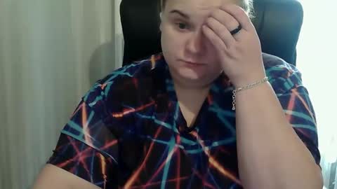 OliviaErmesx online show from October 13, 6:24 am