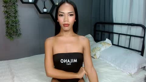 OLIVIA online show from May 23, 4:55 pm