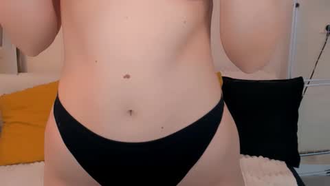 Snapshot of oliviahappy chatting on October 20, 6:52 pm oliviaBeauty online show from October 20, 6:52 pm