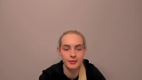 Snapshot of oliviahappy chatting on February 26, 5:45 pm oliviaBeauty online show from February 26, 5:45 pm