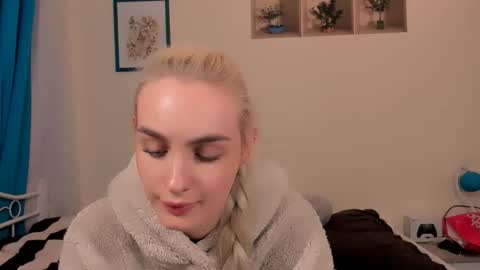 oliviaBeauty online show from April 19, 6:21 pm