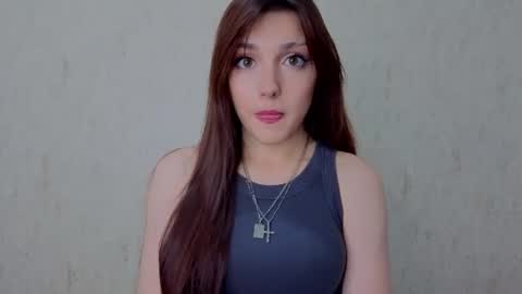 Snapshot of oliviahoresnev chatting on June 11, 5:11 pm Olivia online show from June 11, 5:11 pm