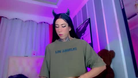 oliviahot01 online show from April 5, 1:19 pm