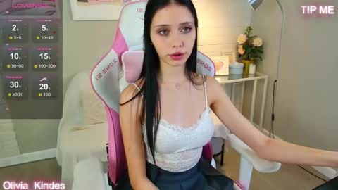 Snapshot of oliviakindes chatting on October 20, 5:35 pm Olivia online show from October 20, 5:35 pm