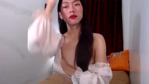 Snapshot of oliviaknightx chatting on January 28, 1:50 am oliviaknightx online show from January 28, 1:50 am