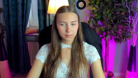 olivialangs online show from May 12, 11:07 am