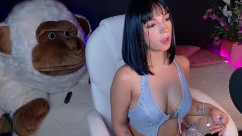 Olivia Mcneill  online show from January 30, 2:06 am