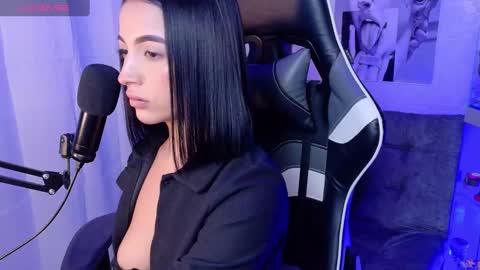 Olivia Mcneill  online show from March 7, 3:19 am