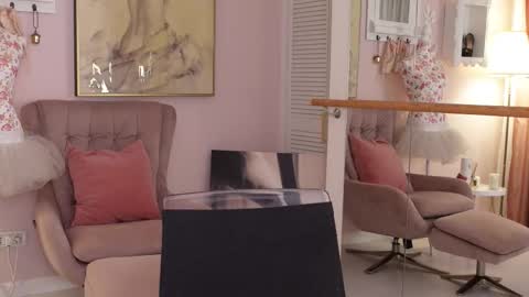 Snapshot of oliviasway chatting on September 11, 7:58 pm OliviaSway online show from September 11, 7:58 pm