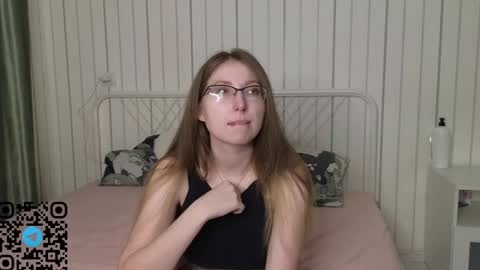 Kylie online show from September 25, 6:33 pm