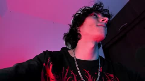     online show from December 12, 6:14 am