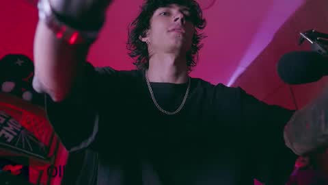     online show from November 23, 10:15 am