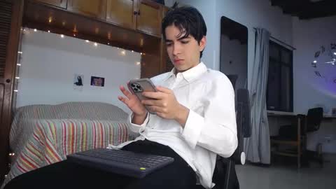 olliver_twink online show from March 26, 1:55 am