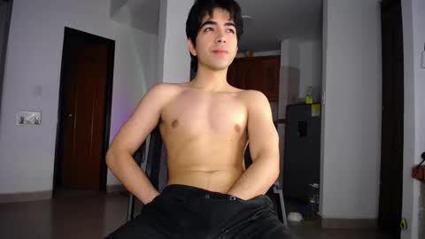 olliver_twink online show from April 12, 12:59 am
