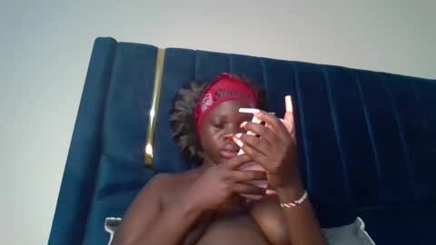 ollleina online show from April 5, 6:54 am